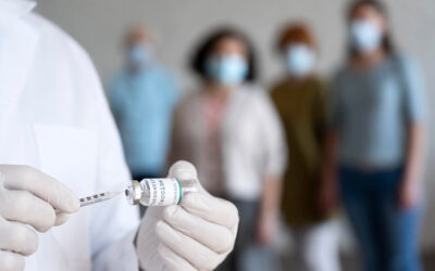 La seguridad de la vacuna anti-Covid-19 en poblaciones vulnerables: una revisión sistemática y un metaanálisis de 120 estudios observacionales y ensayos clínicos aleatorizados